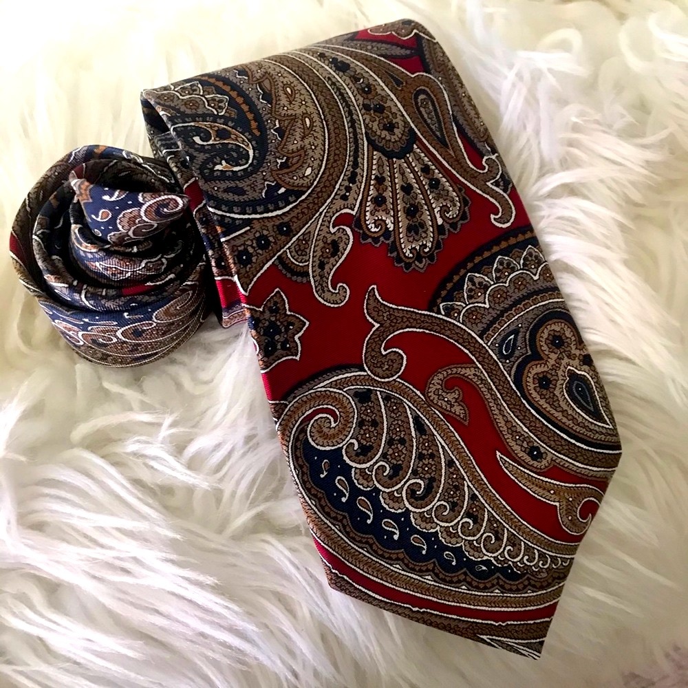 All Silk Necktie By Golden Wreath